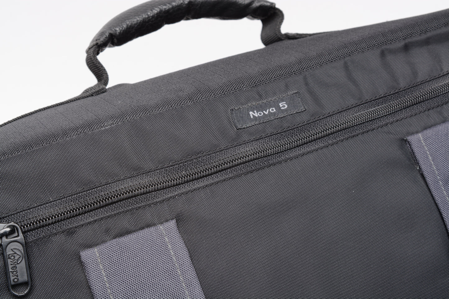 Lowepro Nova 5 Gray camera shoulder bag, clean, Very nice!