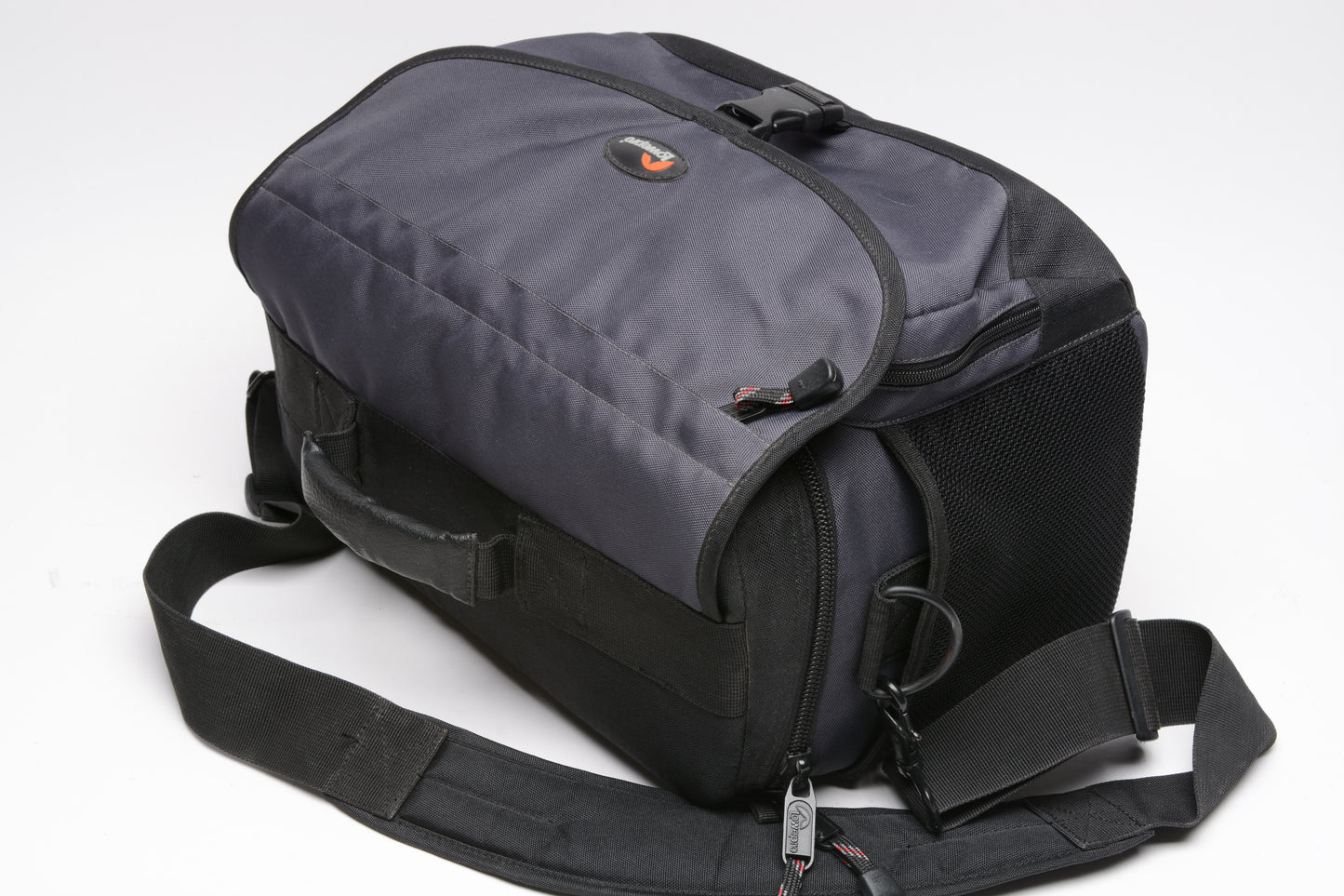 Lowepro Nova 5 Gray camera shoulder bag, clean, Very nice!