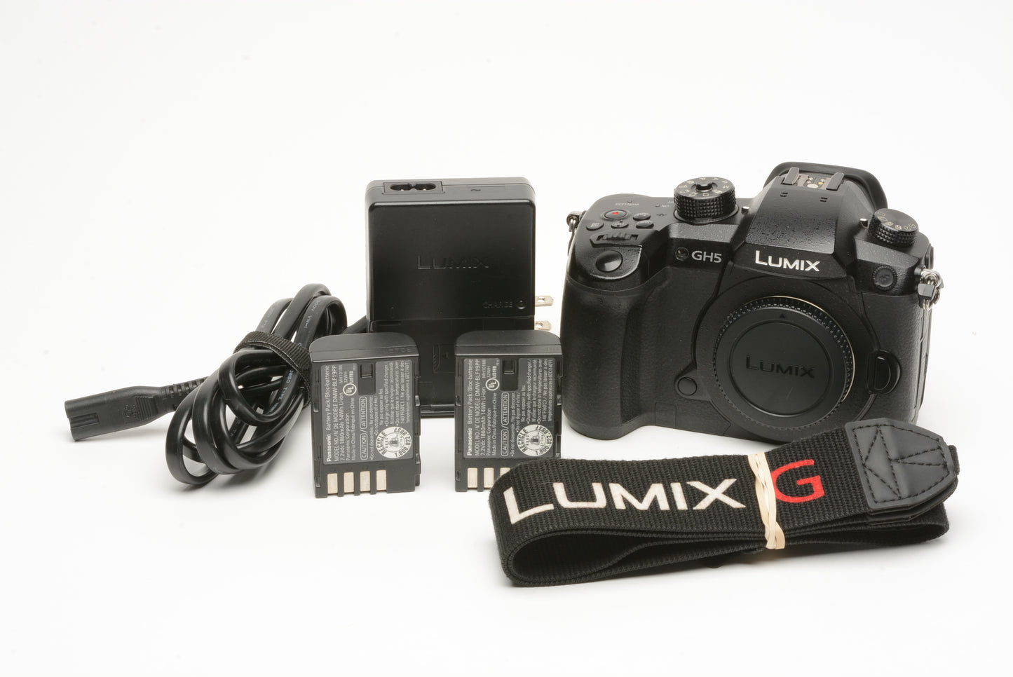 Panasonic Lumix GH5 Digital Body w/VLog installed, 2batts, charger, 20,865 Acts