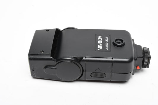 Minolta Auto 132X electronic flash, nice & clean, tested, w/Diffuser