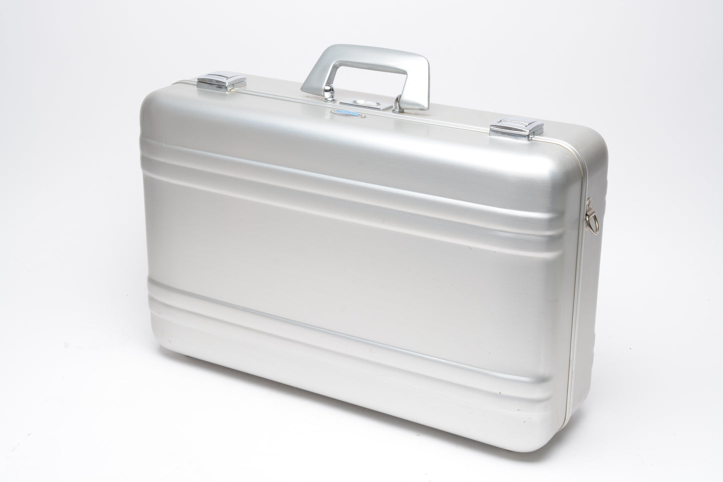 Zero Halliburton camera case ~21x13x6.5", No internal foam, Very clean