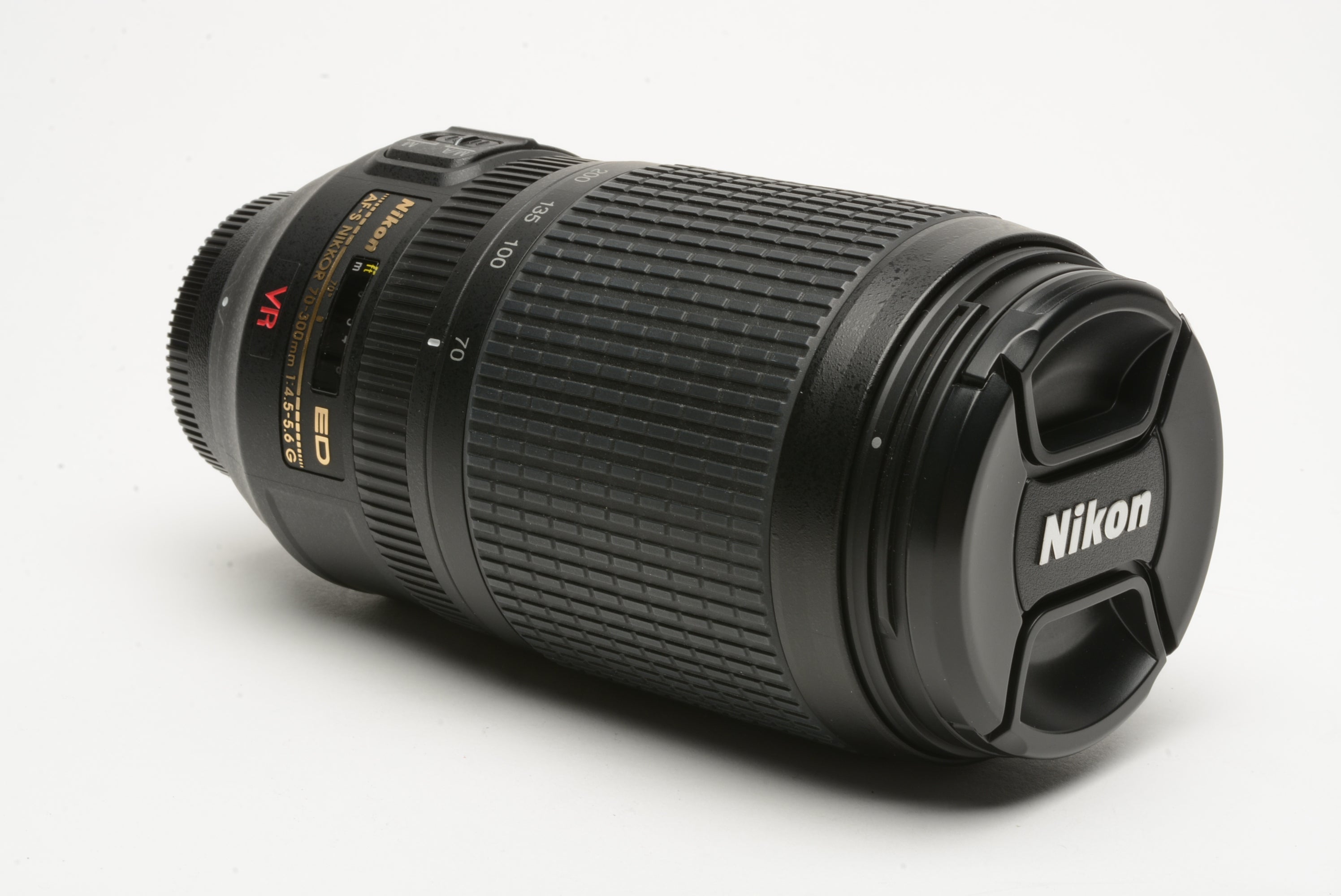 Nikon AF-S Nikkor 70-300mm f4.5-5.6G ED VR zoom lens, hood, caps