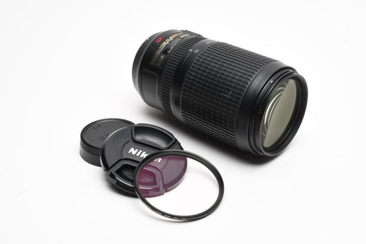Nikon AF-S Nikkor 70-300mm f4.5-5.6G ED VR zoom, UV, Great!