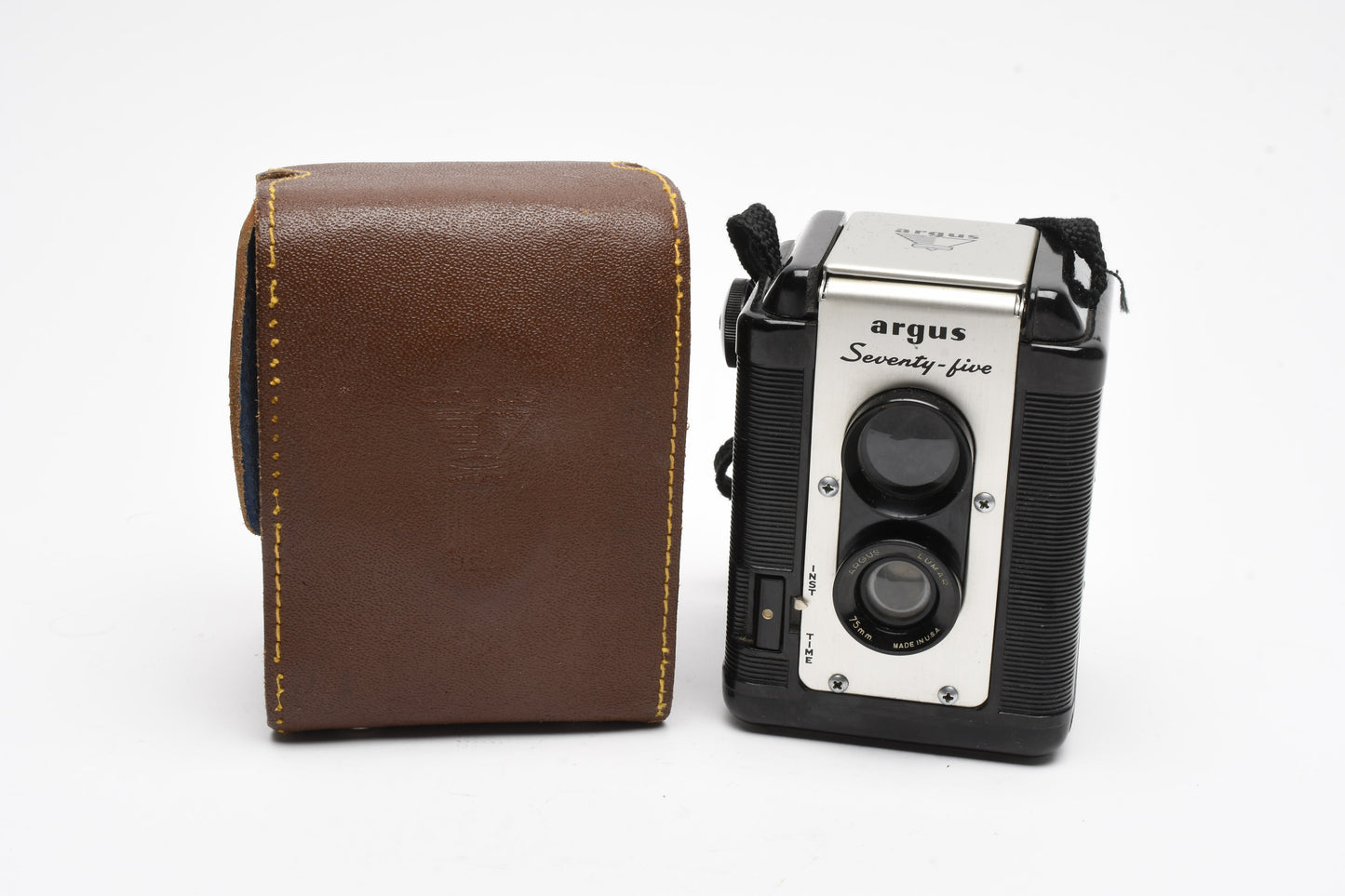 Argus 75 TLR Twin Lens Reflex 620 Film Camera w/Case, works