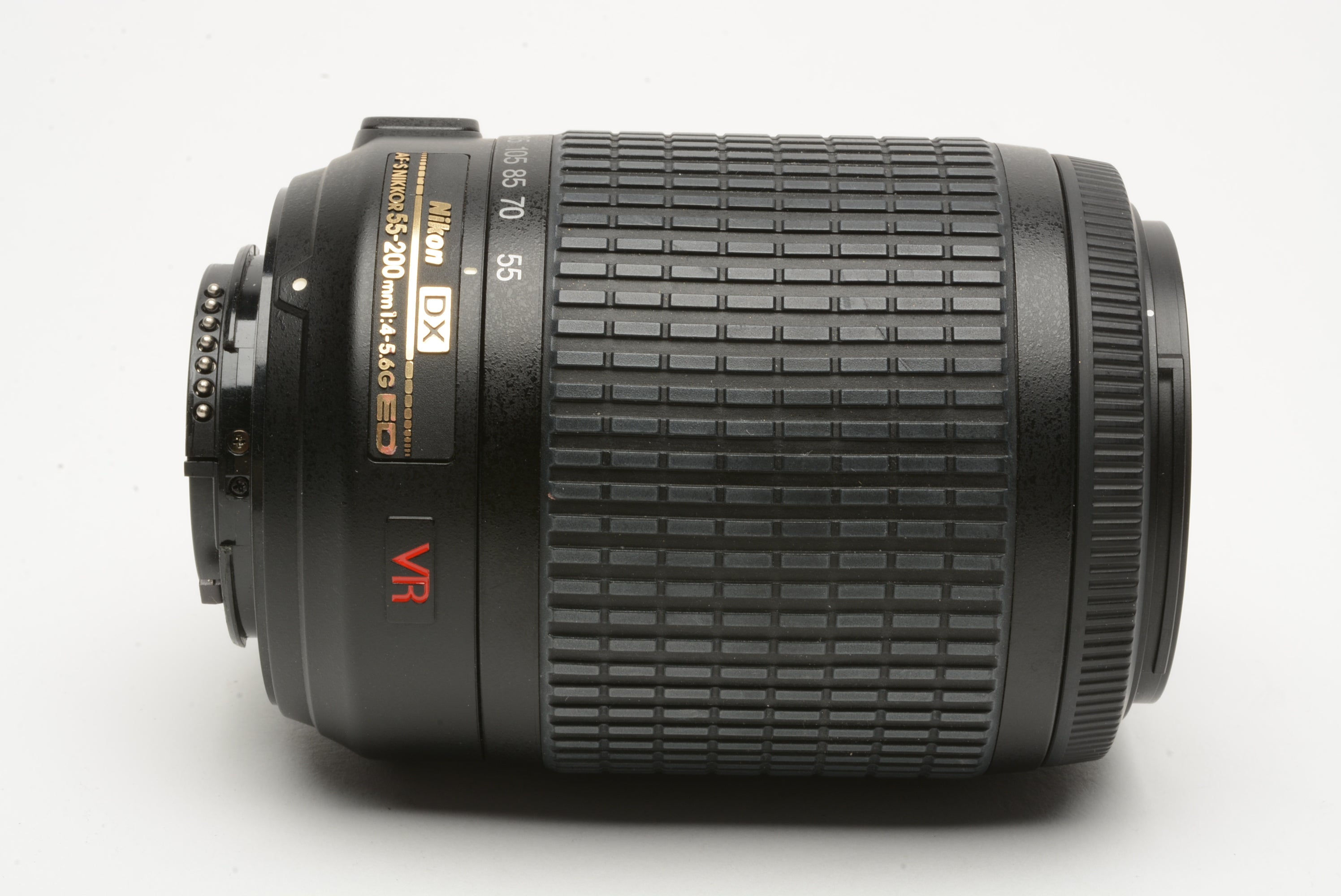Nikon AF-S Nikkor 55-200mm f4-5.6G ED VR zoom lens, caps + Clear