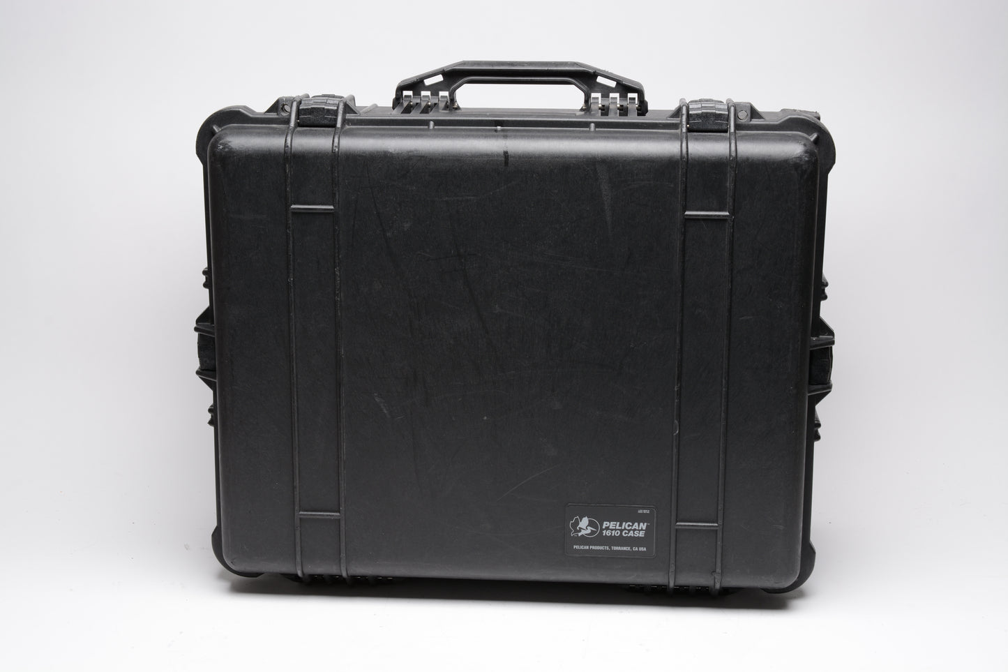 Pelican 1610 Weatherproof Rolling case w/insert/dividers, Great! Clean