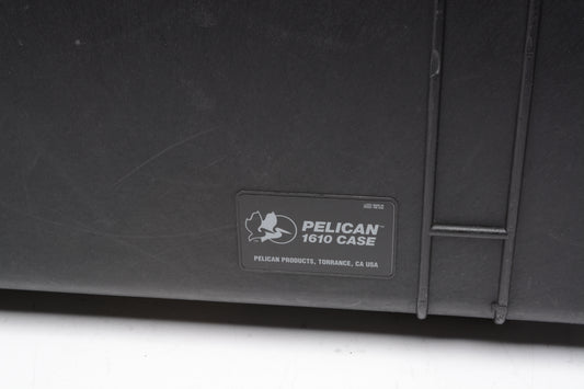 Pelican 1610 Weatherproof Rolling case w/insert/dividers, Great! Clean