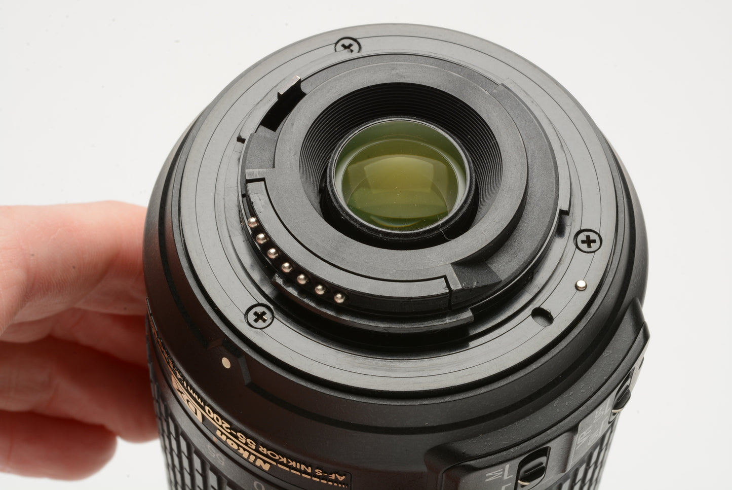 Nikon AF-S Nikkor 55-200mm f4-5.6G ED VR zoom lens, caps + Clear filter