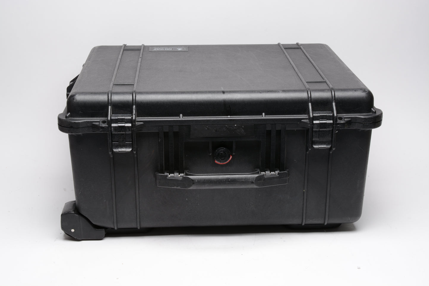 Pelican 1610 Weatherproof Rolling case w/insert/dividers, Great! Clean
