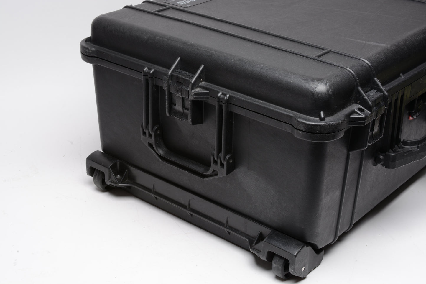 Pelican 1610 Weatherproof Rolling case w/insert/dividers, Great! Clean