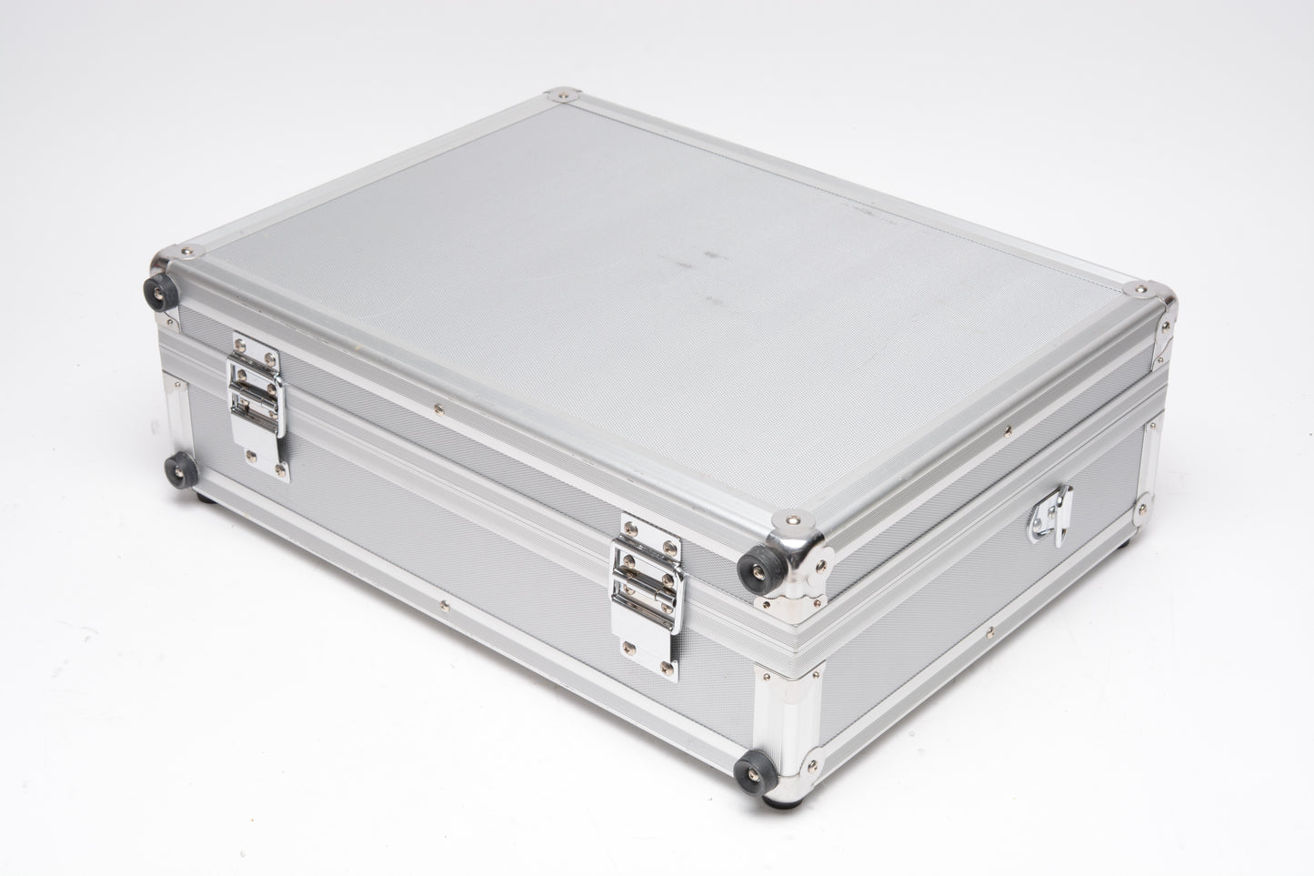Aluminum camera case ~18 x 13 x 5.5", Missing main foam, good!