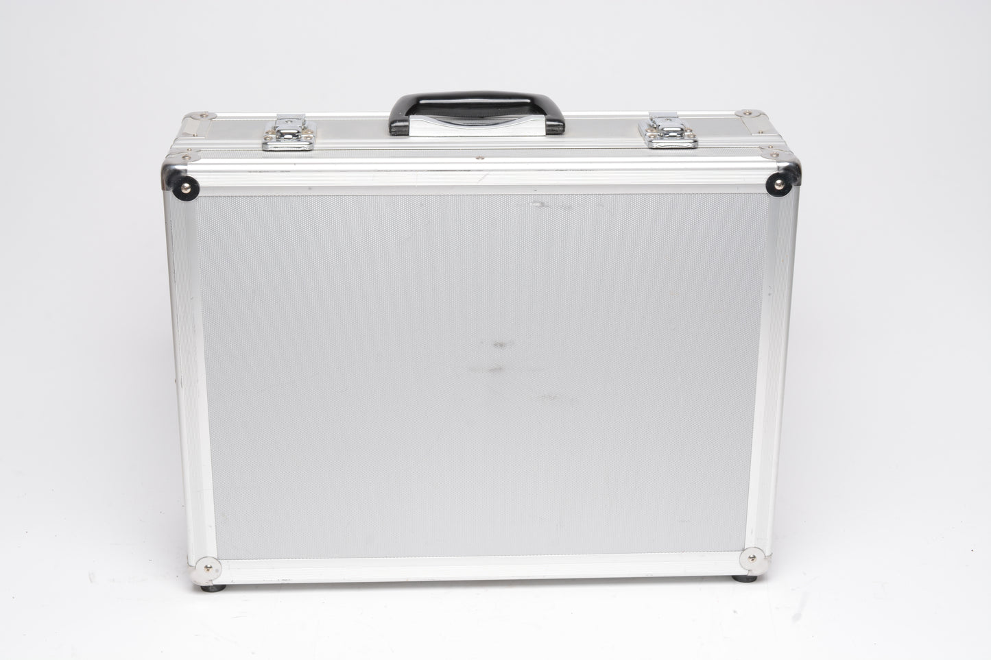Aluminum camera case ~18 x 13 x 5.5", Missing main foam, good!