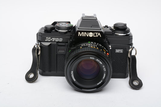 Minolta X700 35mm SLR w/50mm f1.7 lens, strap, UV, new seals, Book, Nice!