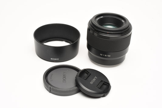 Sony 50mm f1.8 FE SEL50F18F Prime lens, Hood, Sharp!