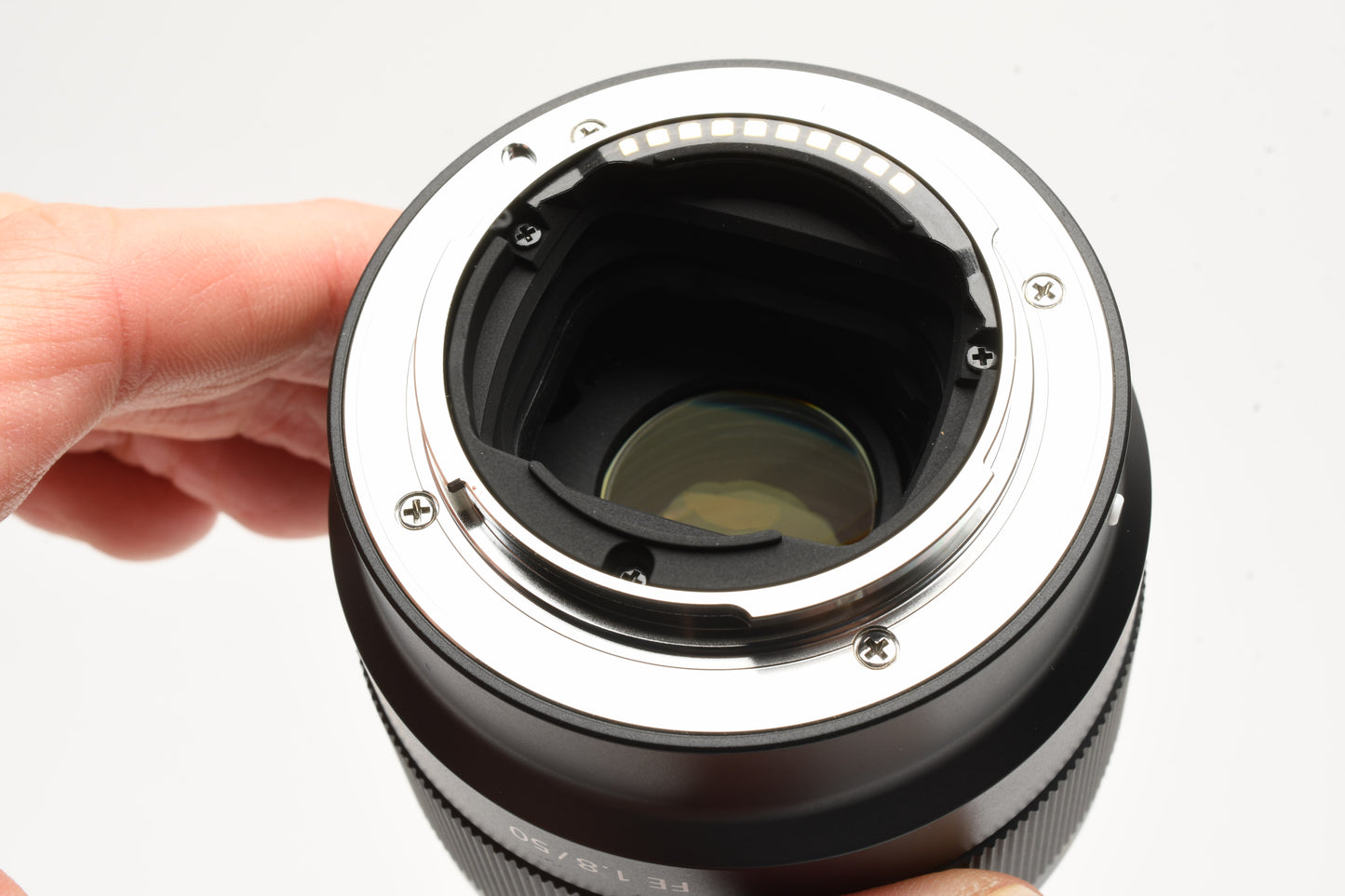 Sony 50mm f1.8 FE SEL50F18F Prime lens, Hood, Sharp!
