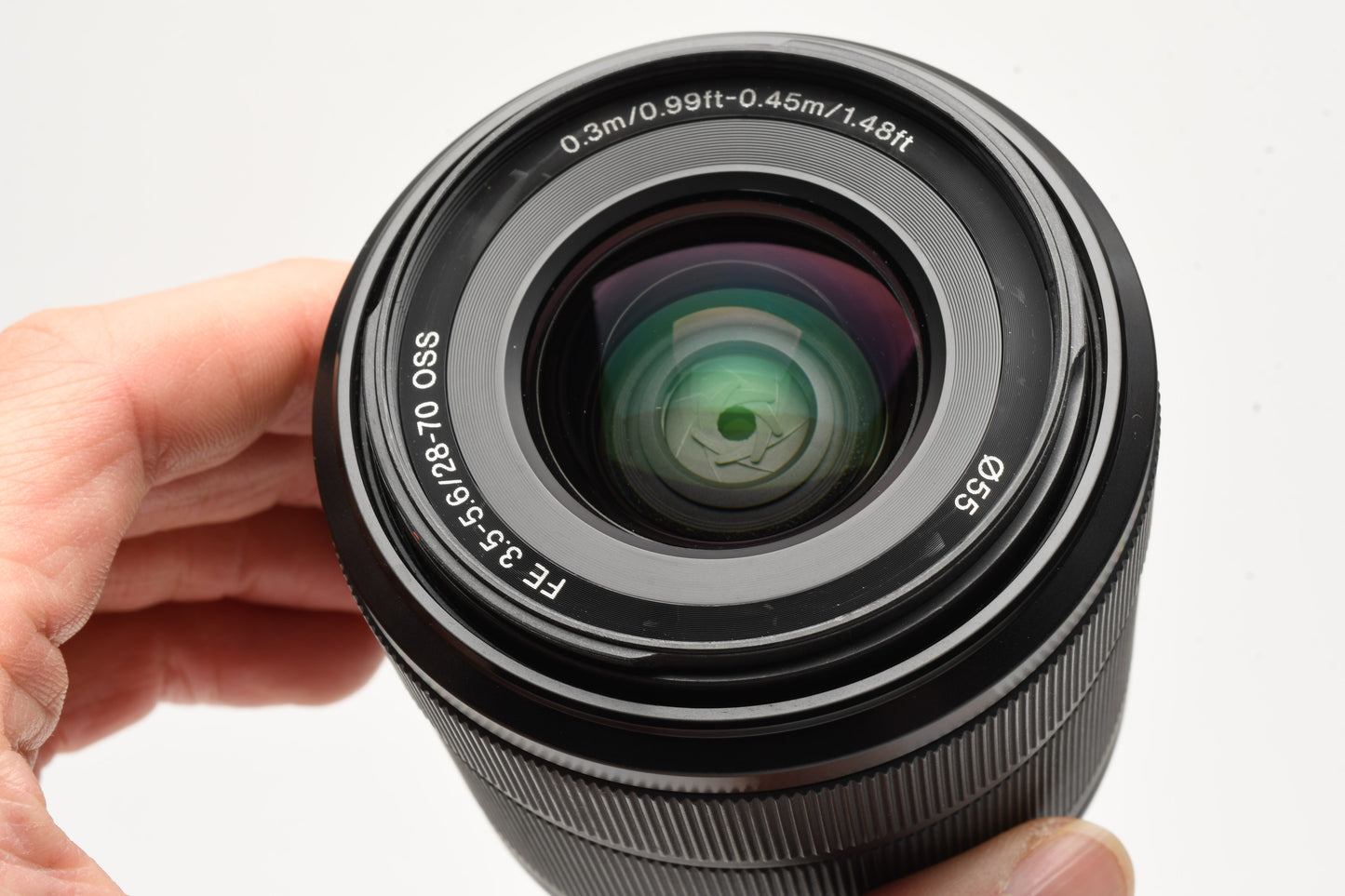 Sony FE 28-70mm f3.5-5.6 OSS zoom lens SEL2870, caps, hood, Versatile