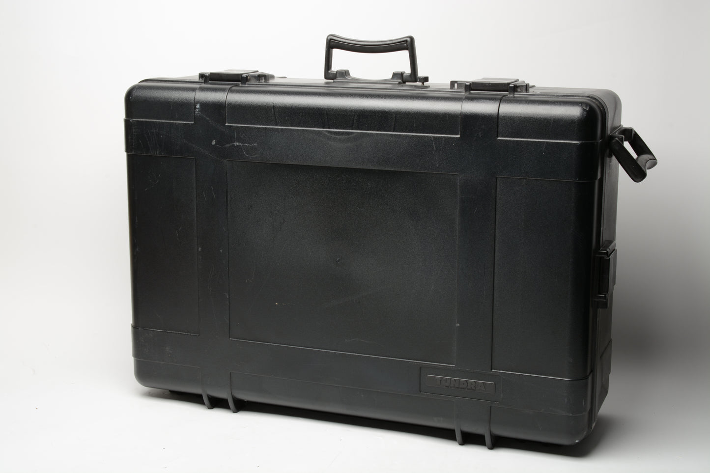 Underwater Kinetics Tundra Case 27" x 17" x 8" w/Side handles, Nice