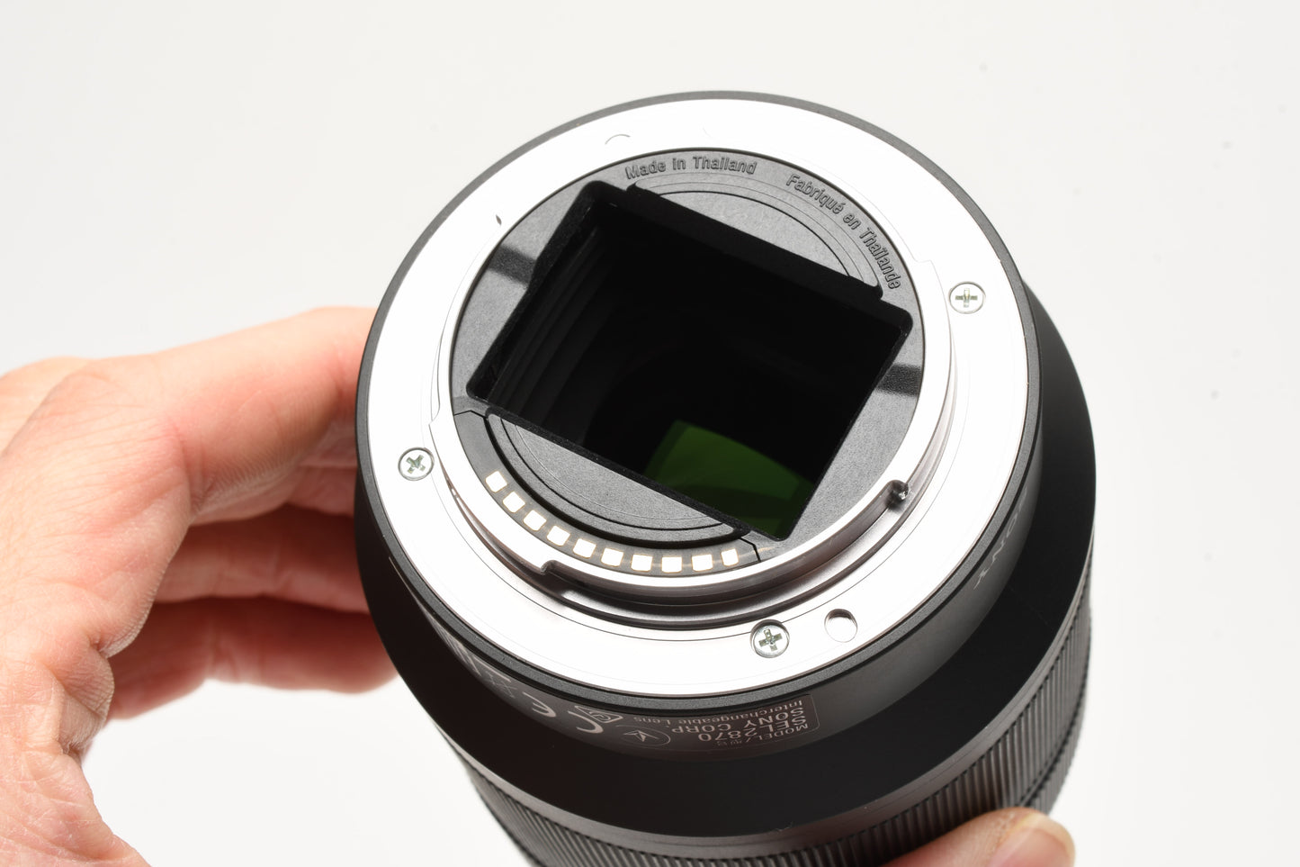 Sony FE 28-70mm f3.5-5.6 OSS zoom lens SEL2870, caps, hood, Versatile