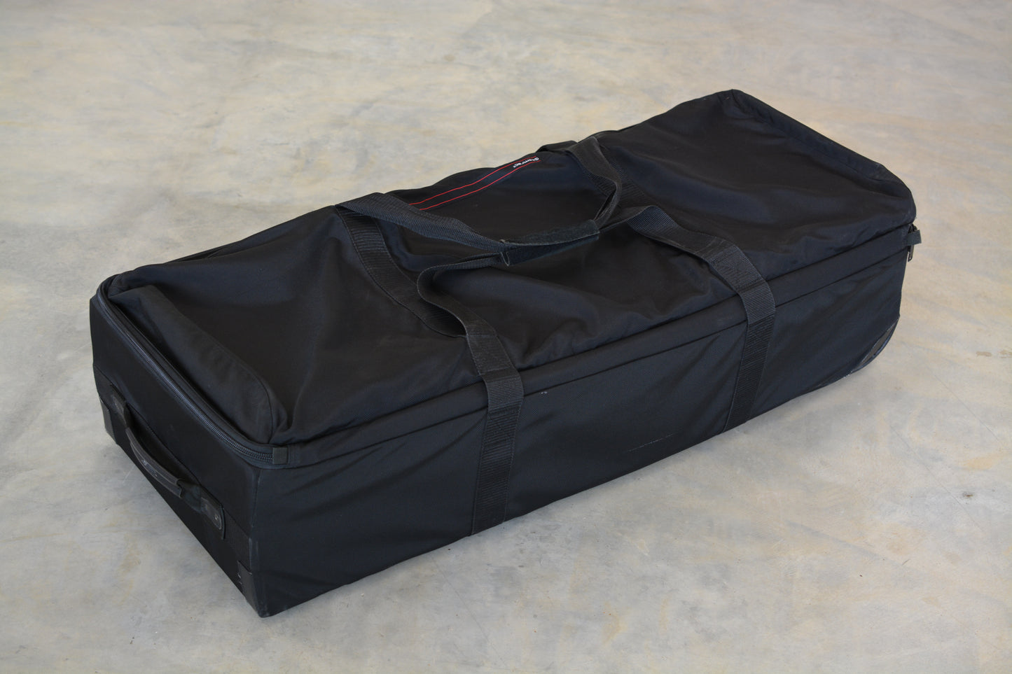 Tamrac Professional Rolling Studio Equipment Case 44x18x10", Great!