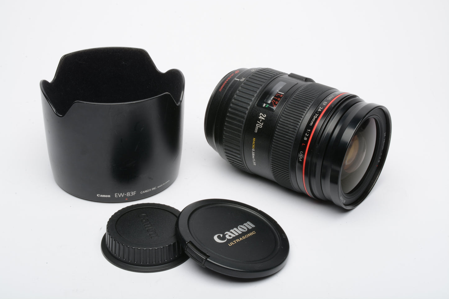 Canon EF 24-70mm f2.8L USM zoom lens, hood, caps, very sharp, Nice