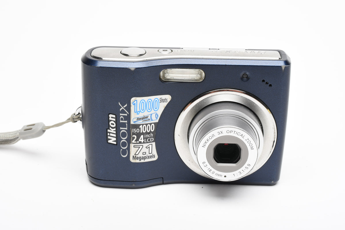 Nikon Coolpix L14 7.1MP Digital Point&Shoot (Blue) w/Wrist Strap, Nice!