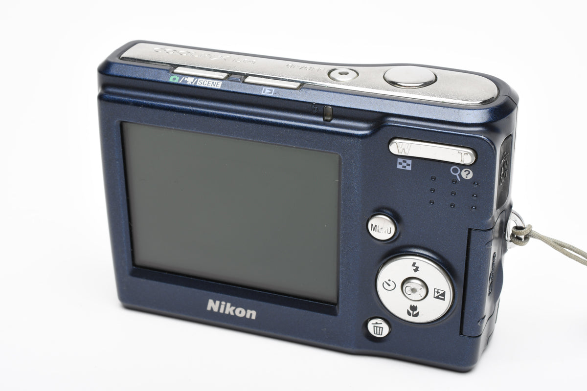 Nikon Coolpix L14 7.1MP Digital Point&Shoot (Blue) w/Wrist Strap, Nice!