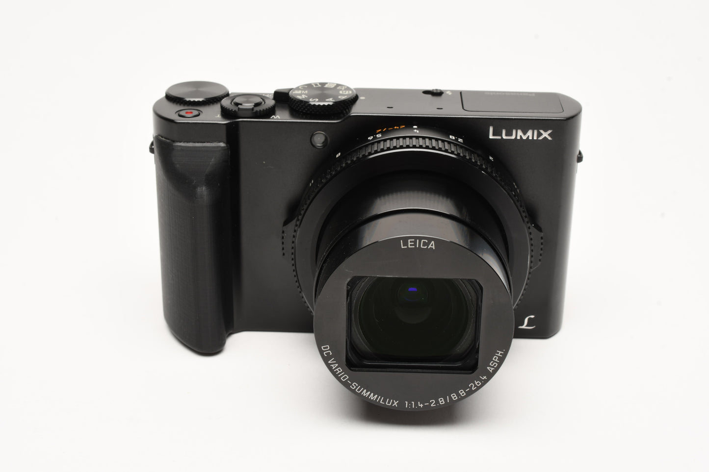 Panasonic Lumix DMC-LX10 20.1MP Digital Point&Shoot w/2Batts, manual, Mint-