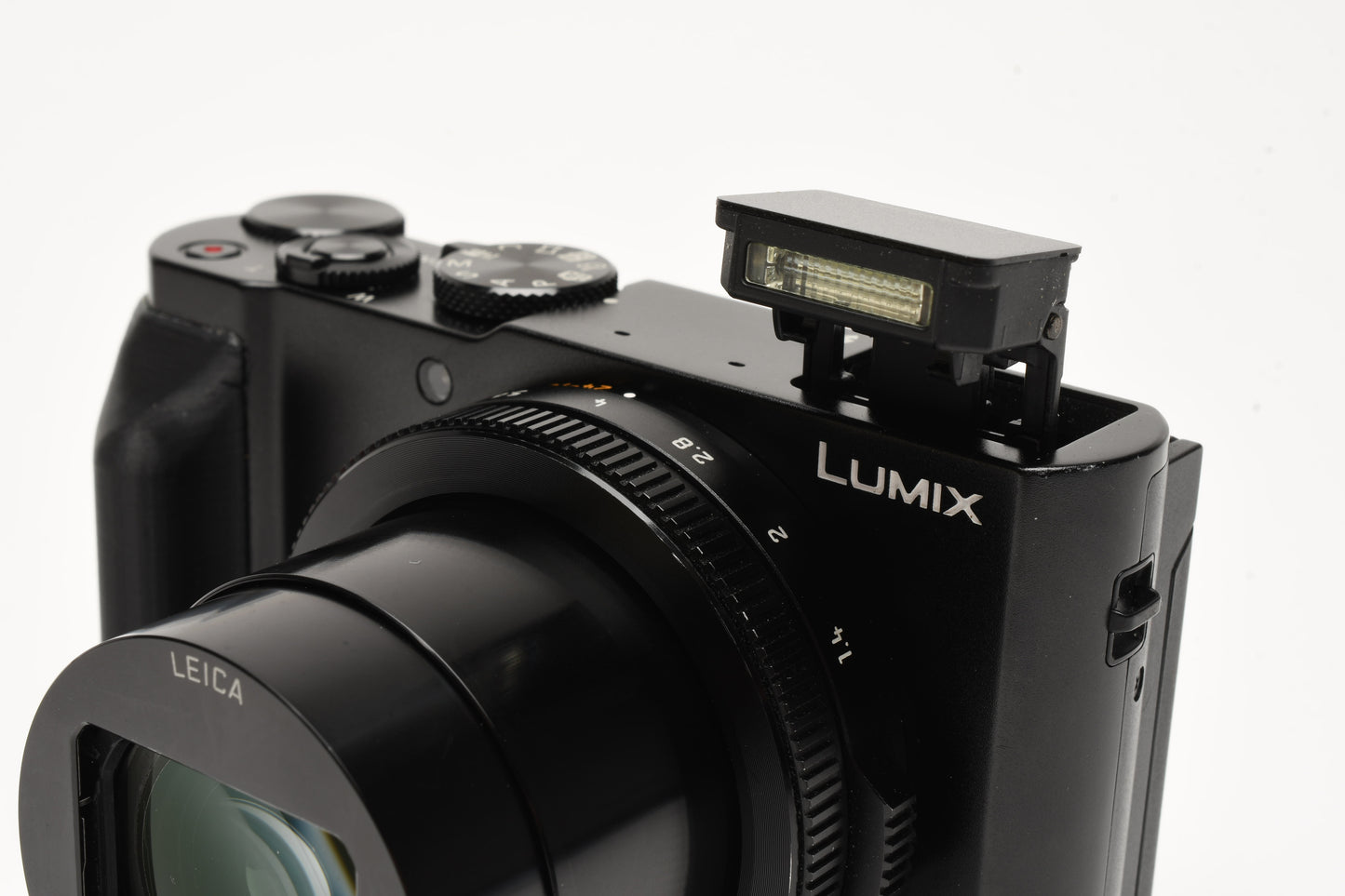 Panasonic Lumix DMC-LX10 20.1MP Digital Point&Shoot w/2Batts, manual, Mint-