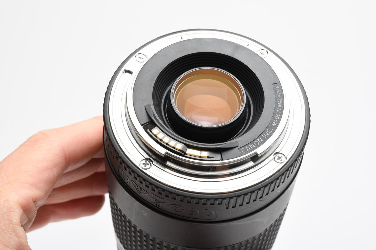Canon EF 75-300mm f4-5.6 III Telephoto zoom lens w/ caps, UV, Hood, Nice!