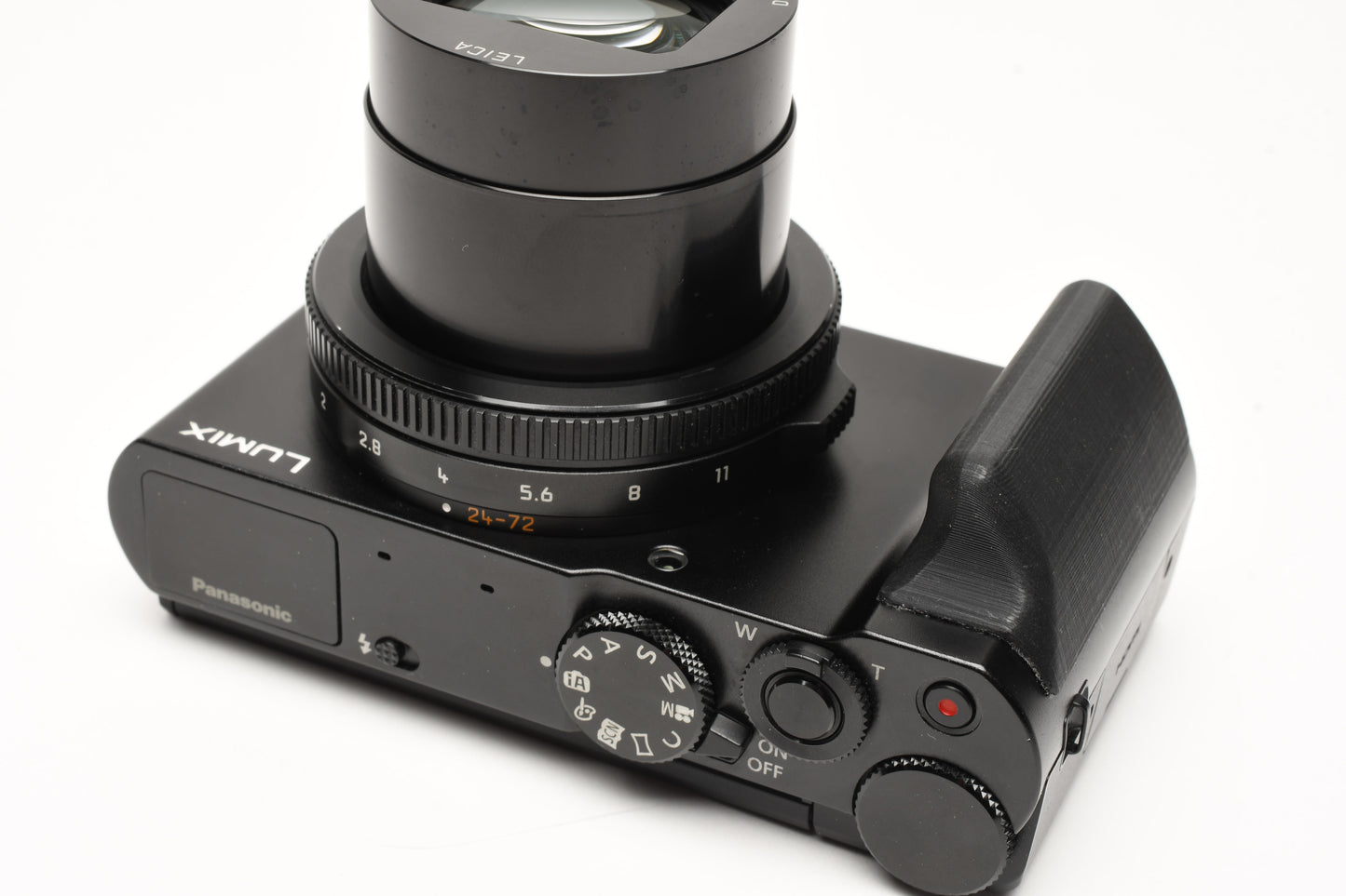 Panasonic Lumix DMC-LX10 20.1MP Digital Point&Shoot w/2Batts, manual, Mint-