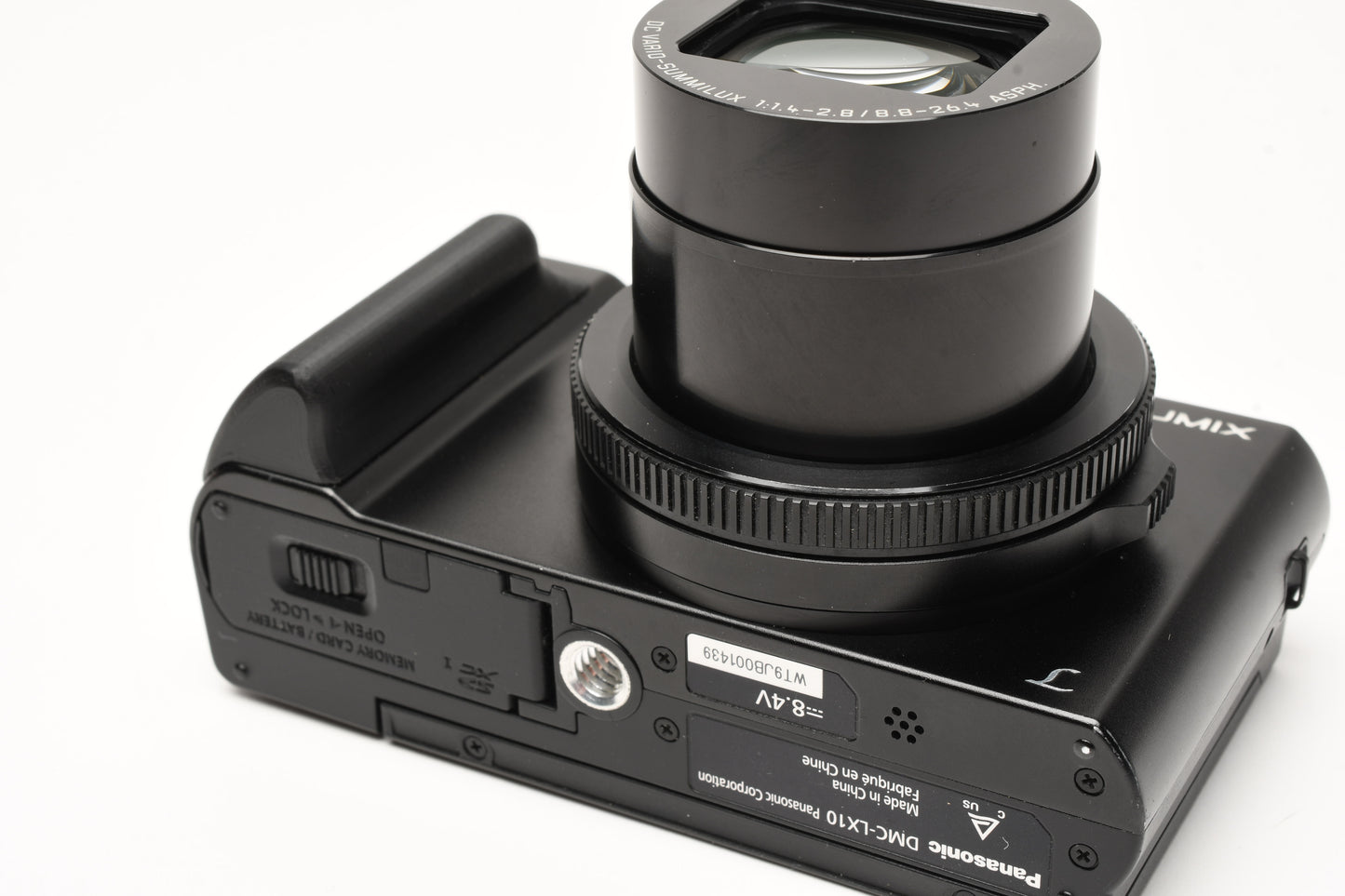 Panasonic Lumix DMC-LX10 20.1MP Digital Point&Shoot w/2Batts, manual, Mint-