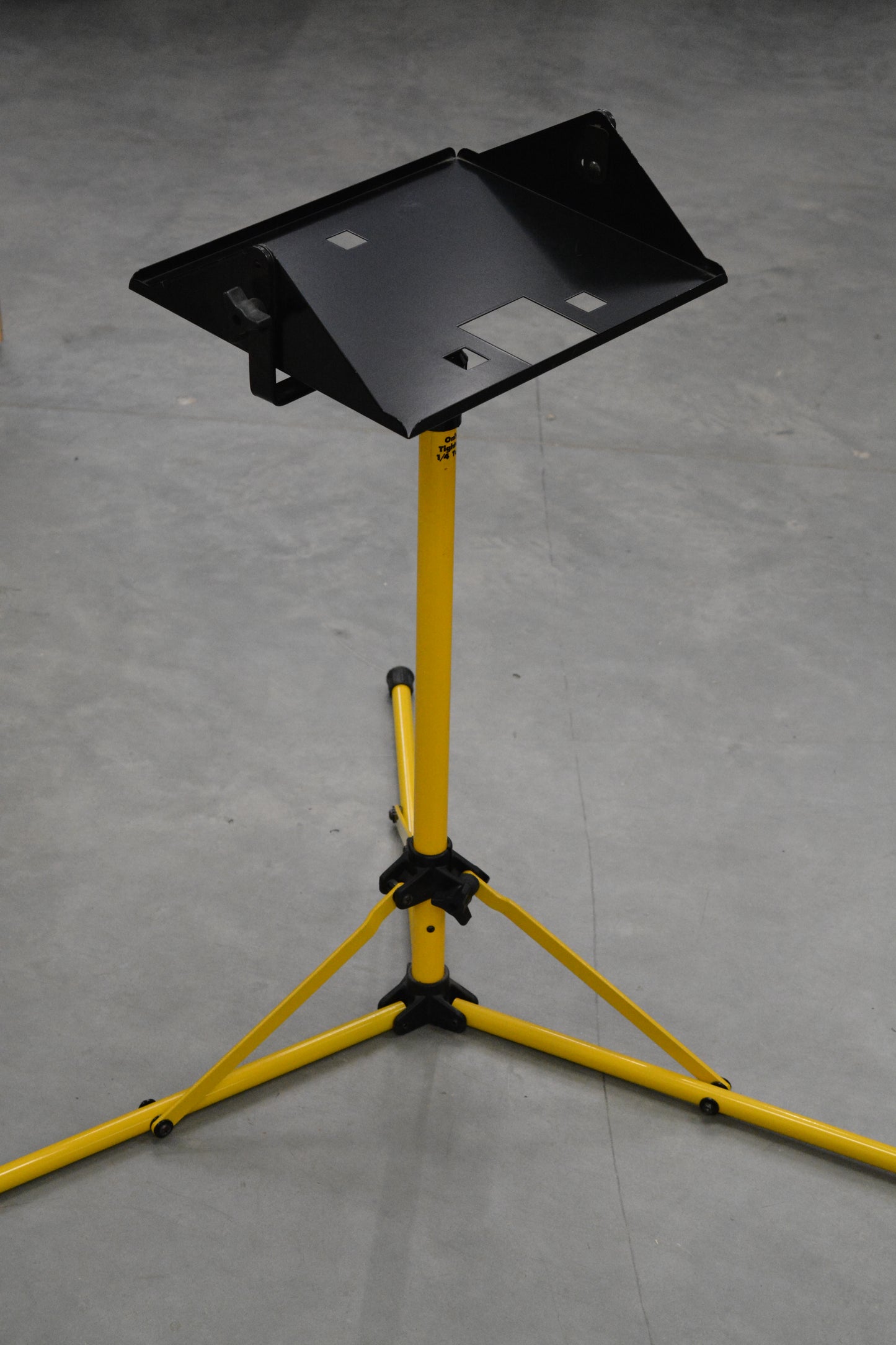 Artograph adjustable projector floor stand, Clean, great quality