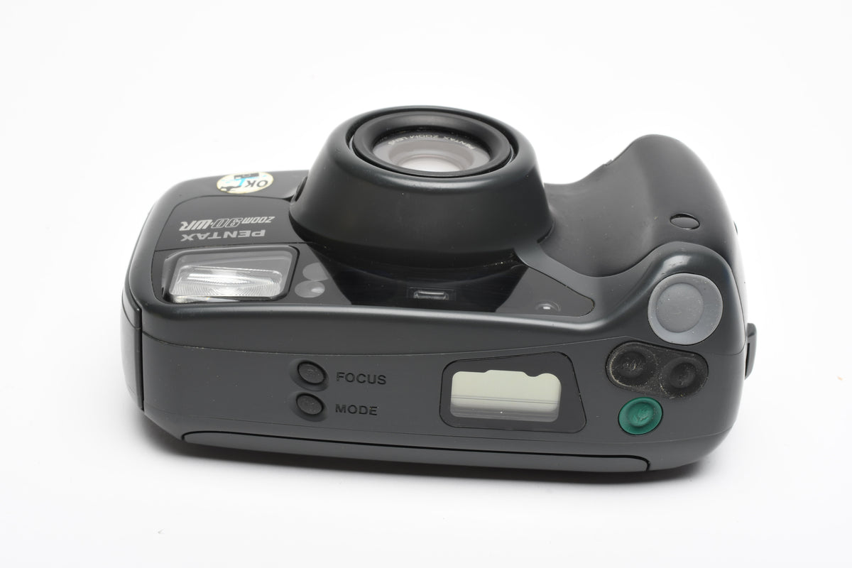 Pentax Zoom 90WR 35mm Point&Shoot camera w/ Strap, Remote, Case, Good!