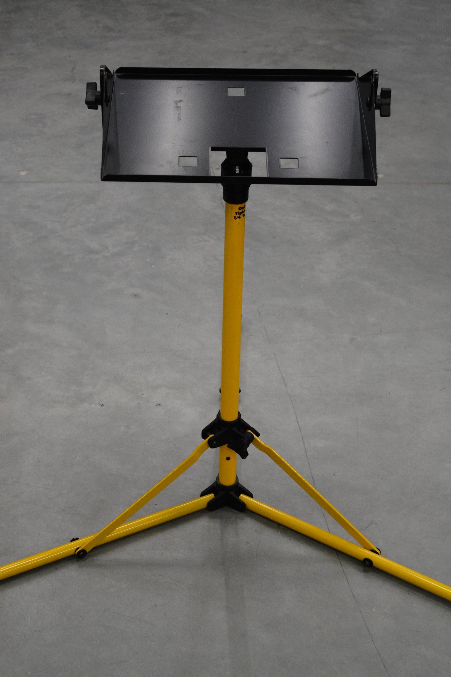Artograph adjustable projector floor stand, Clean, great quality