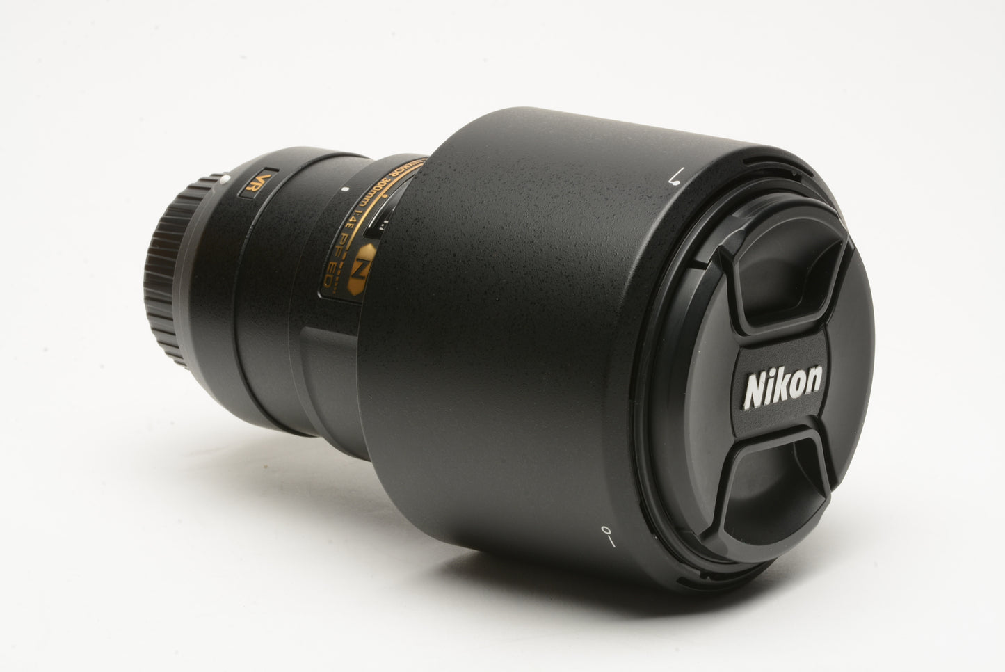 Nikon 300mm F4 PE ED VR telephoto lens