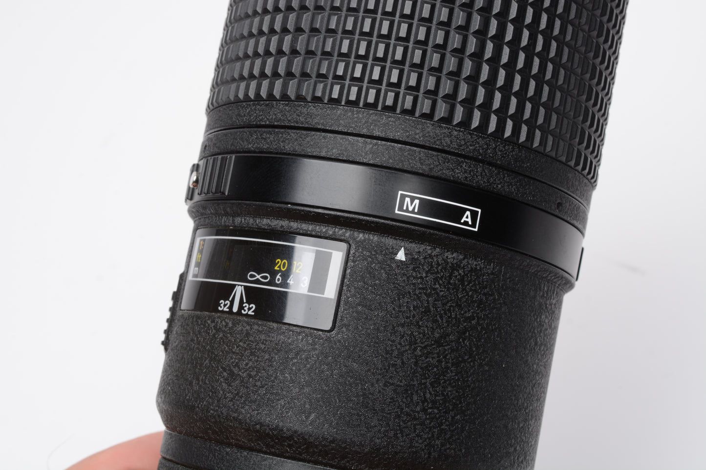 Nikon Nikkor AF 200mm f4 D ED Micro Lens, Hood, Very sharp! *Read