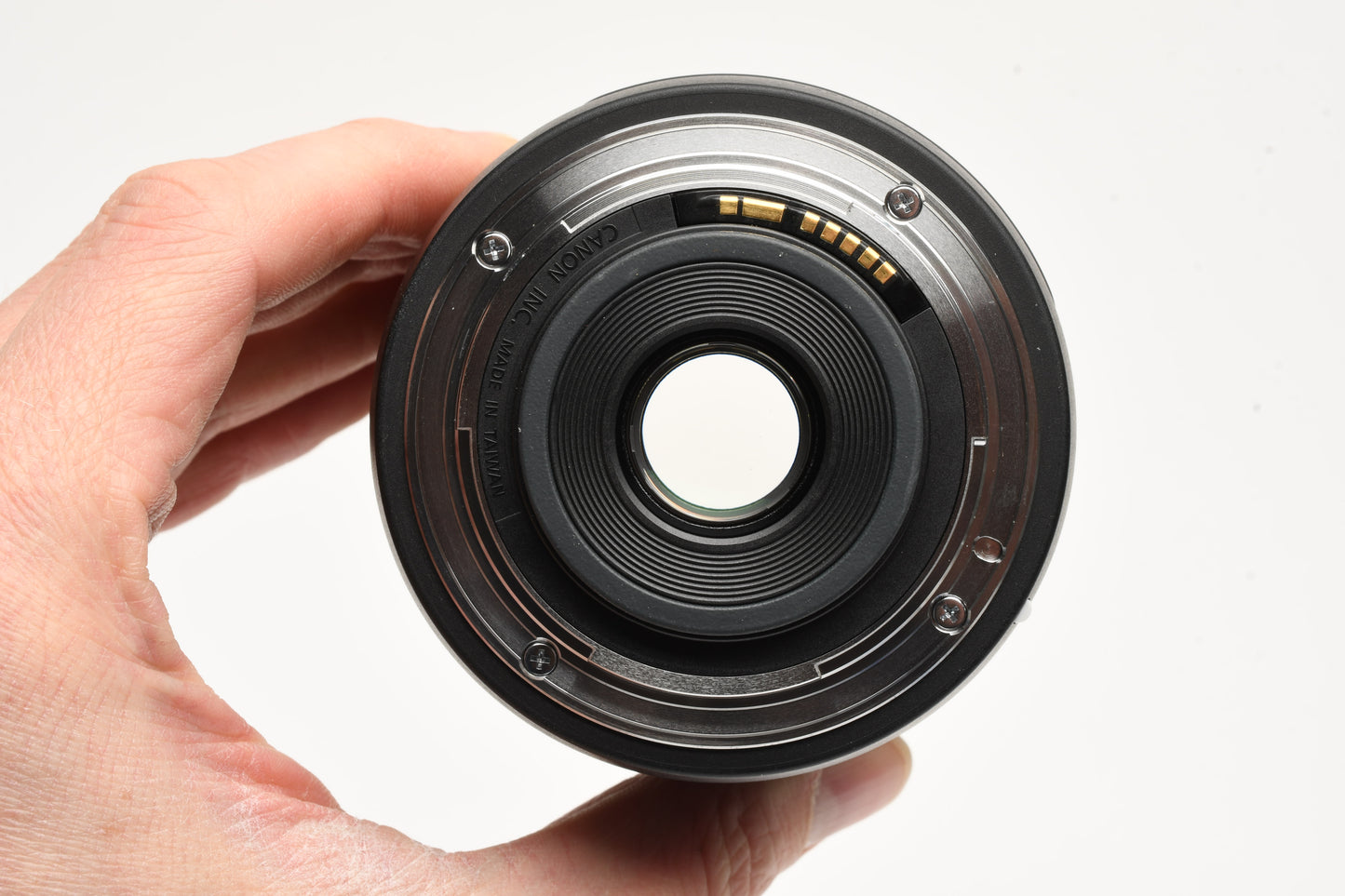 Canon EFS 18-135mm f3.5-5.6 IS Nano USM lens, caps, Very clean