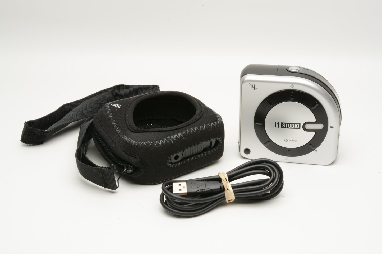X-Rite i1Studio Spectrophotometer w/Wrap and USB cable, clean, tested