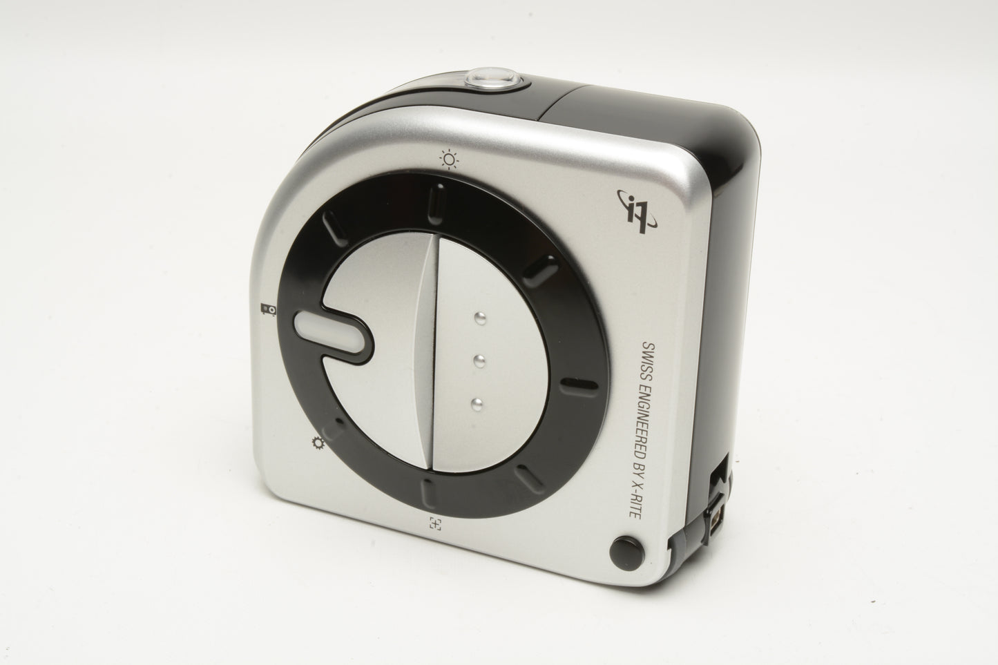 X-Rite i1Studio Spectrophotometer w/Wrap and USB cable, clean, tested