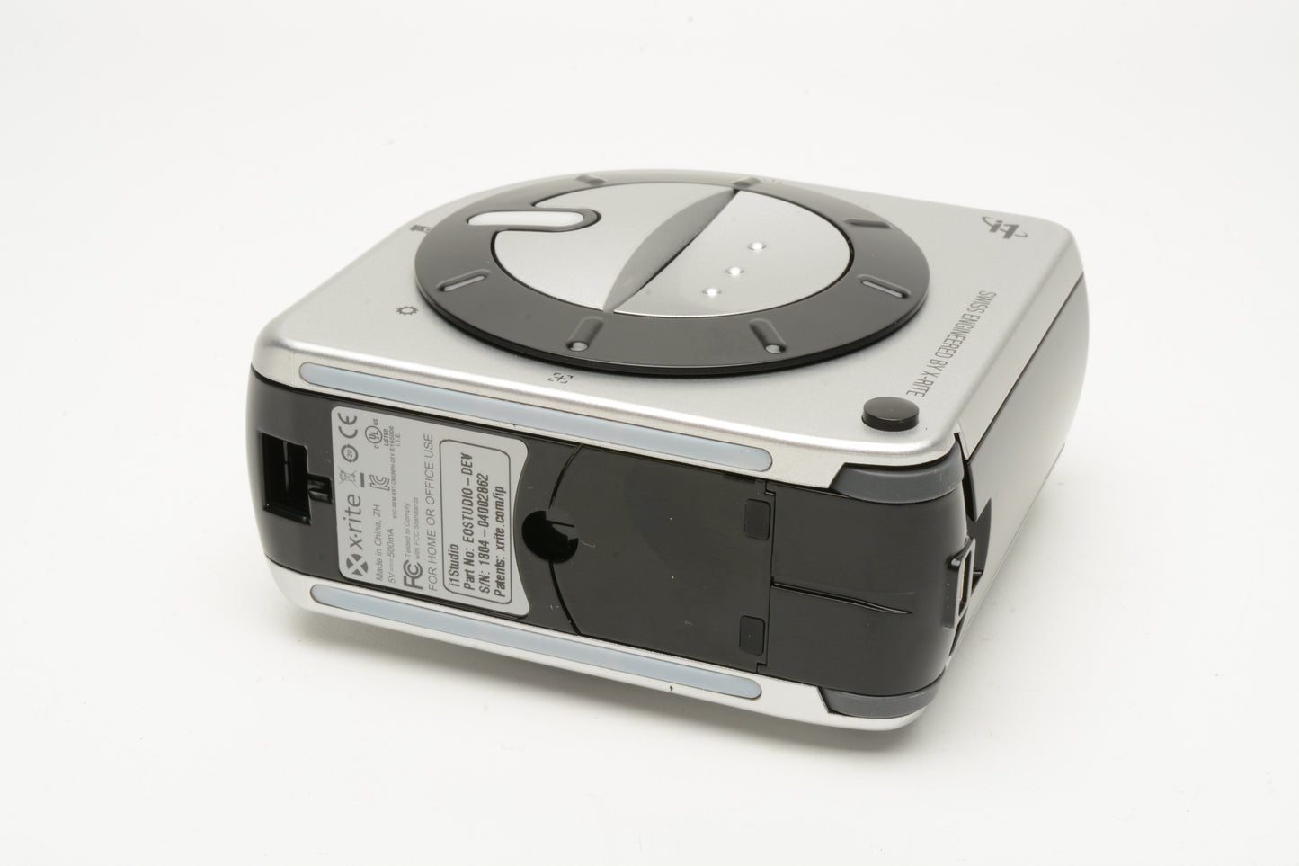 X-Rite i1Studio Spectrophotometer w/Wrap and USB cable, clean, tested