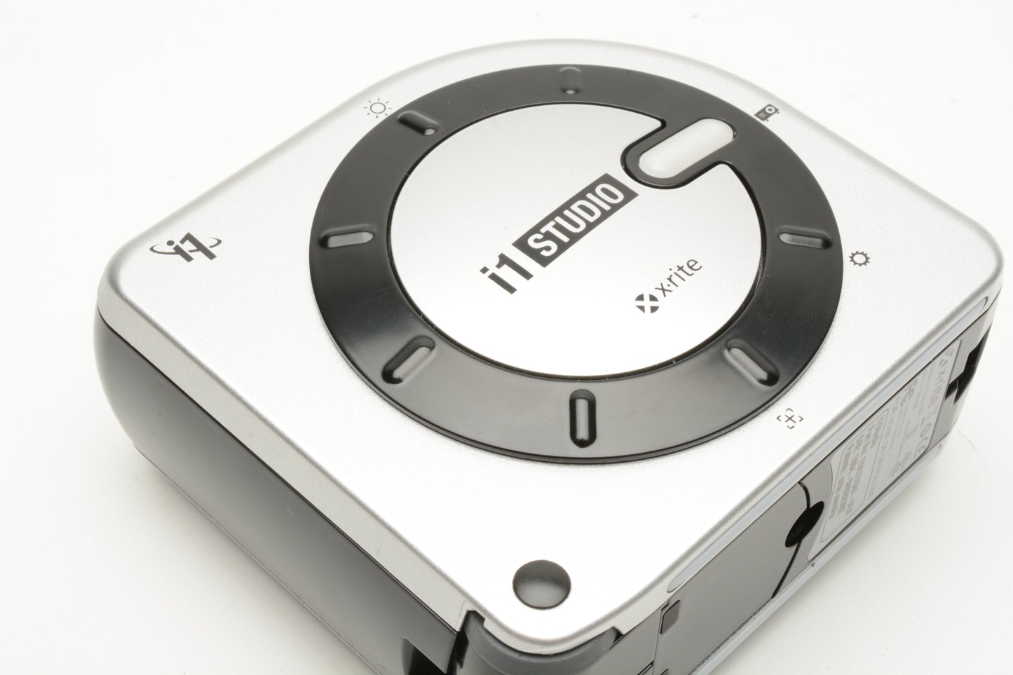 X-Rite i1Studio Spectrophotometer w/Wrap and USB cable, clean, tested