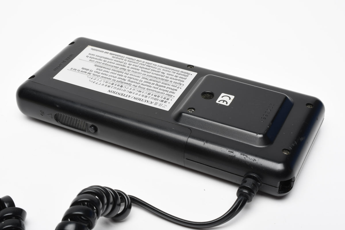 Nikon SD-8 Remote AA battery pack for Nikon Flashes