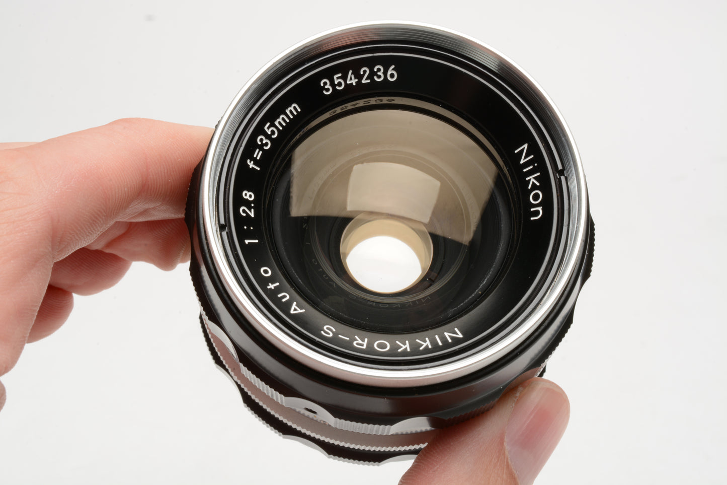 Nikon Nikkor-S 35mm f2.8 Non-Ai wide lens, in jewel case, Great!