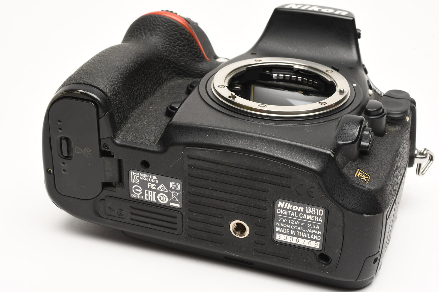 Nikon D810 DSLR Body, 2Batts, charger, 69K Actuations, Tested, Great