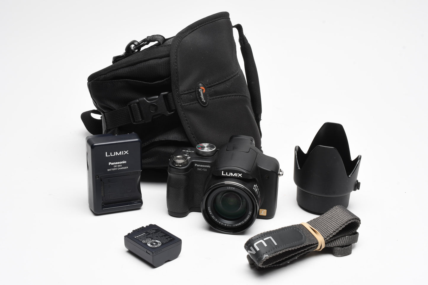 Panasonic DMC-FZ8 7.2MP Digital Point & Shoot, Case, 2Batts+charger, Tested
