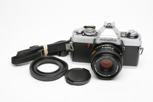 Minolta Maxxum AF 75-300mm f4.5-5.6 telephoto zoom lens, caps+hood, very clean