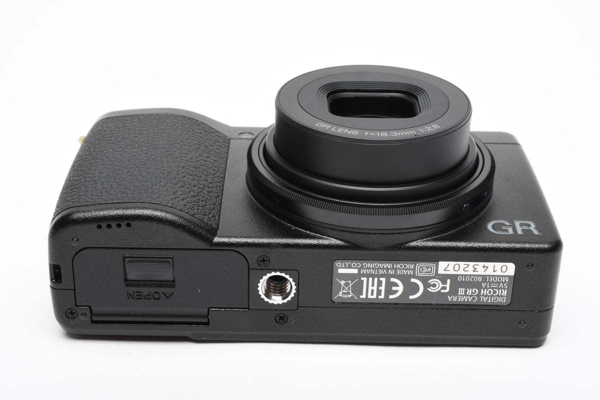 Ricoh GR III 24.2MP R02010 Digital Point&Shoot Camera, Mint, Boxed