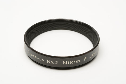 Nikon No. 2 Close-up filter in leather case, very clean