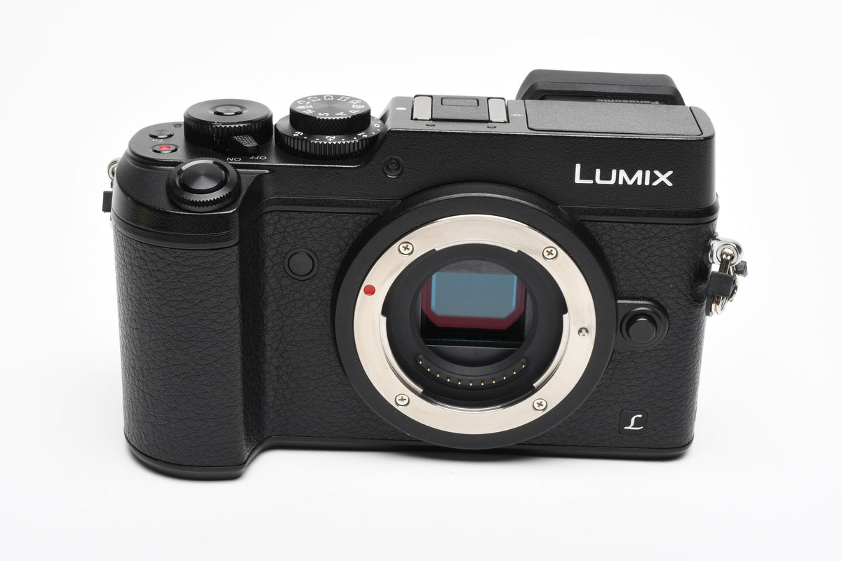 Panasonic Lumix DMC-GX8 20.3MP MFT Body Only 1103 Acts!! 2 Batts, Mint-