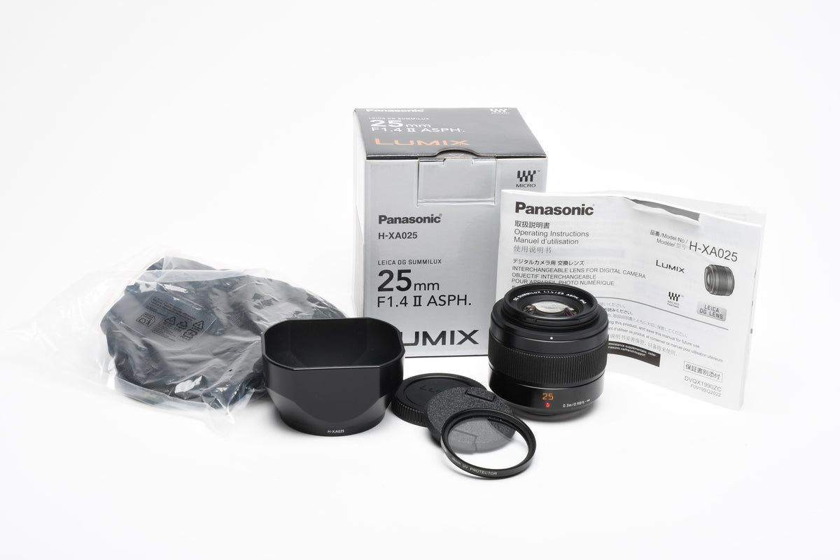Panasonic Leica DG Summilux 25mm f1.4 II ASPH Micro 4/3 Lens, Mint, Boxed